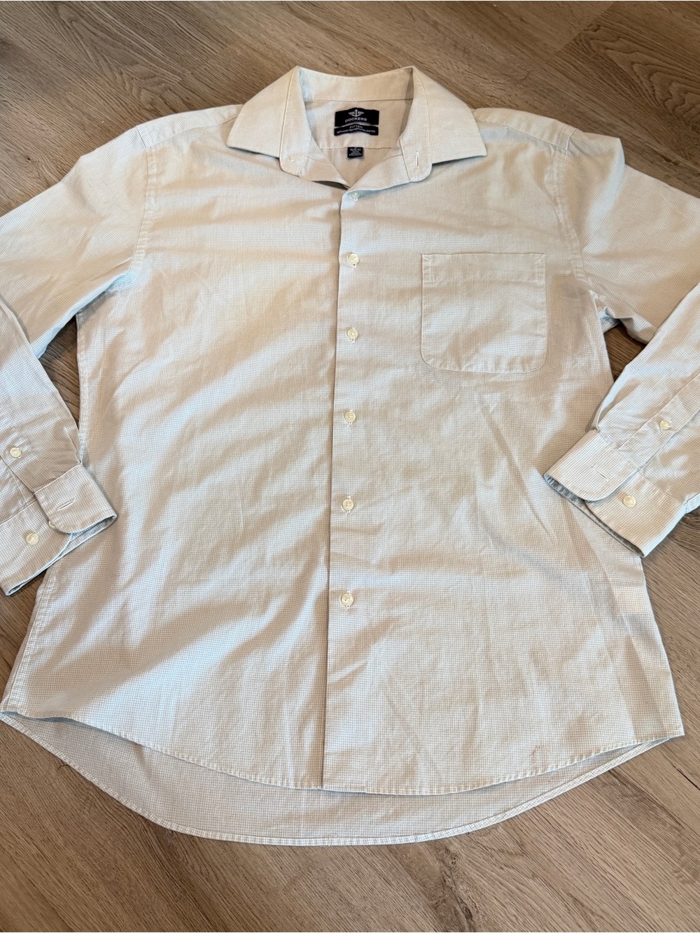 Dockers Men’s Fitted Long Sleeve Button Down Shirt - Medium